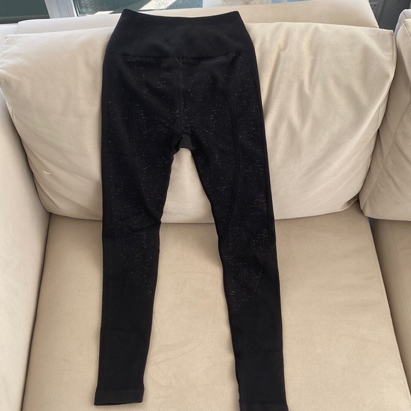 High Waited LuluLemon Leggings - Picture 3 of 8
